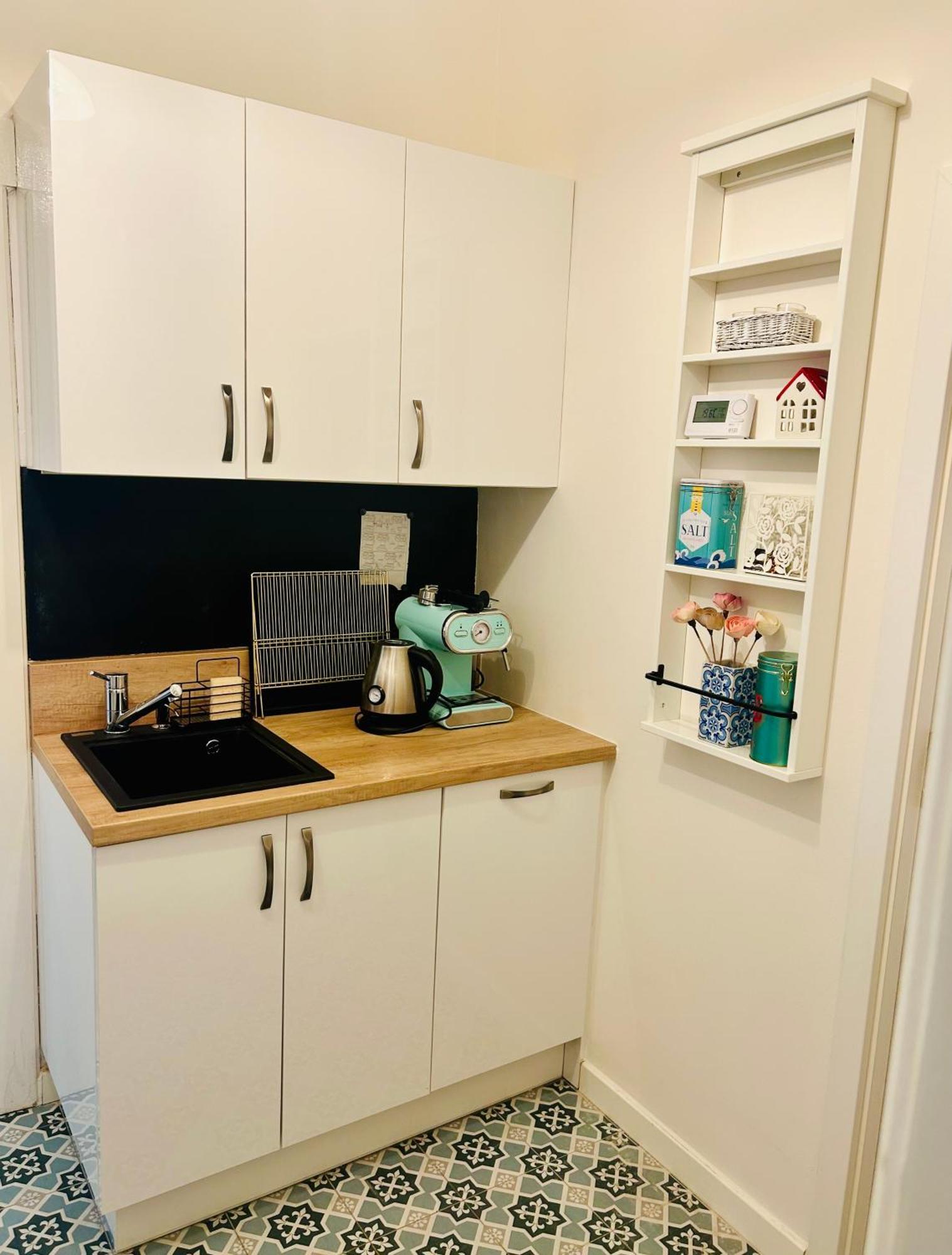 Moderni Apartman Na Hluboke V Praze - Idealni Pro 4 Praag Buitenkant foto