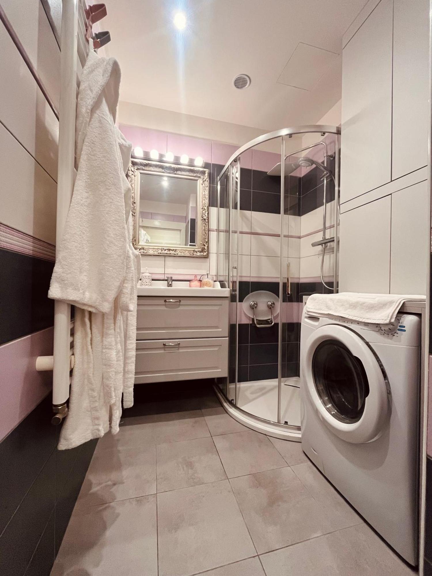 Moderni Apartman Na Hluboke V Praze - Idealni Pro 4 Praag Buitenkant foto