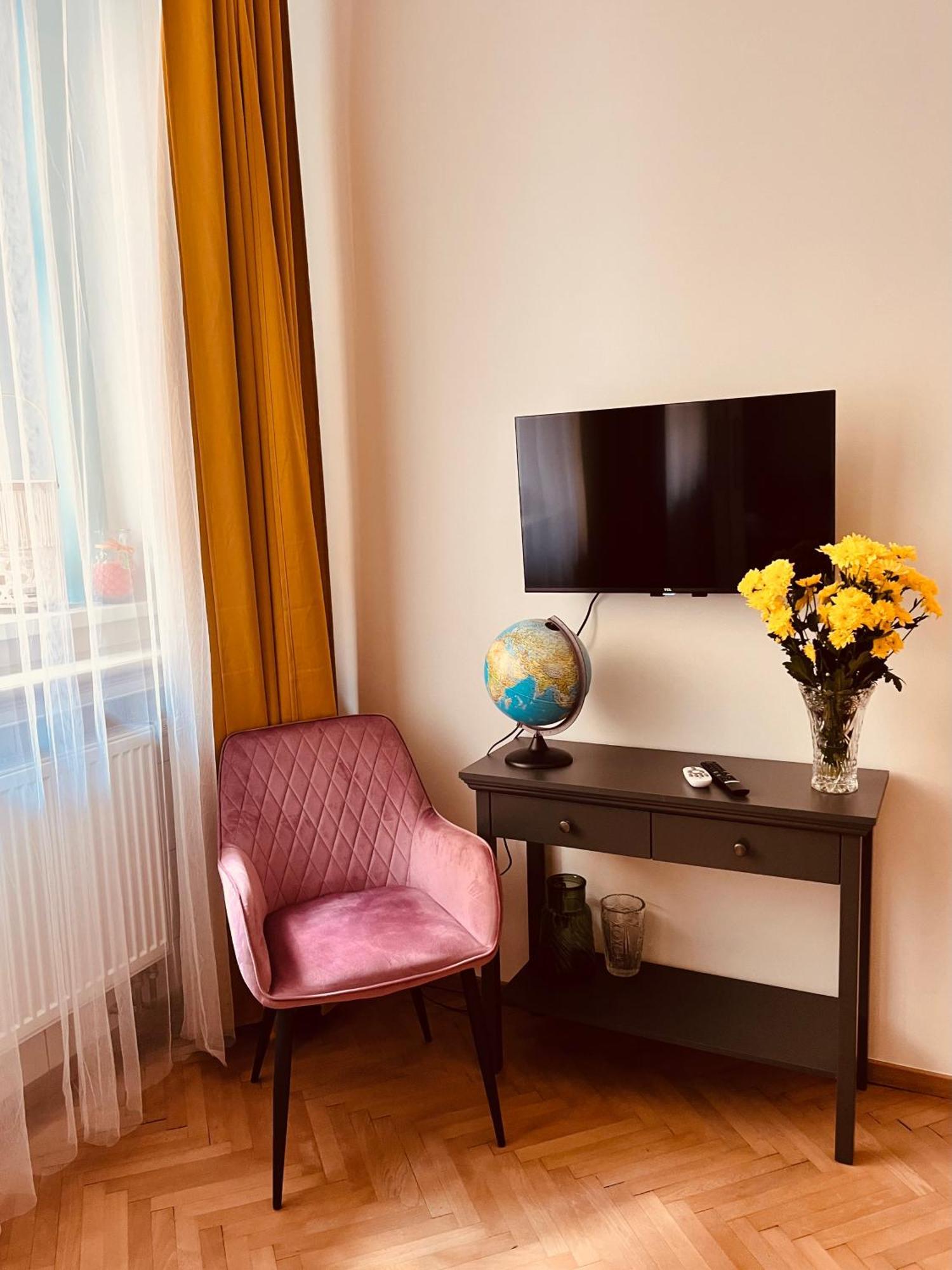 Moderni Apartman Na Hluboke V Praze - Idealni Pro 4 Praag Buitenkant foto