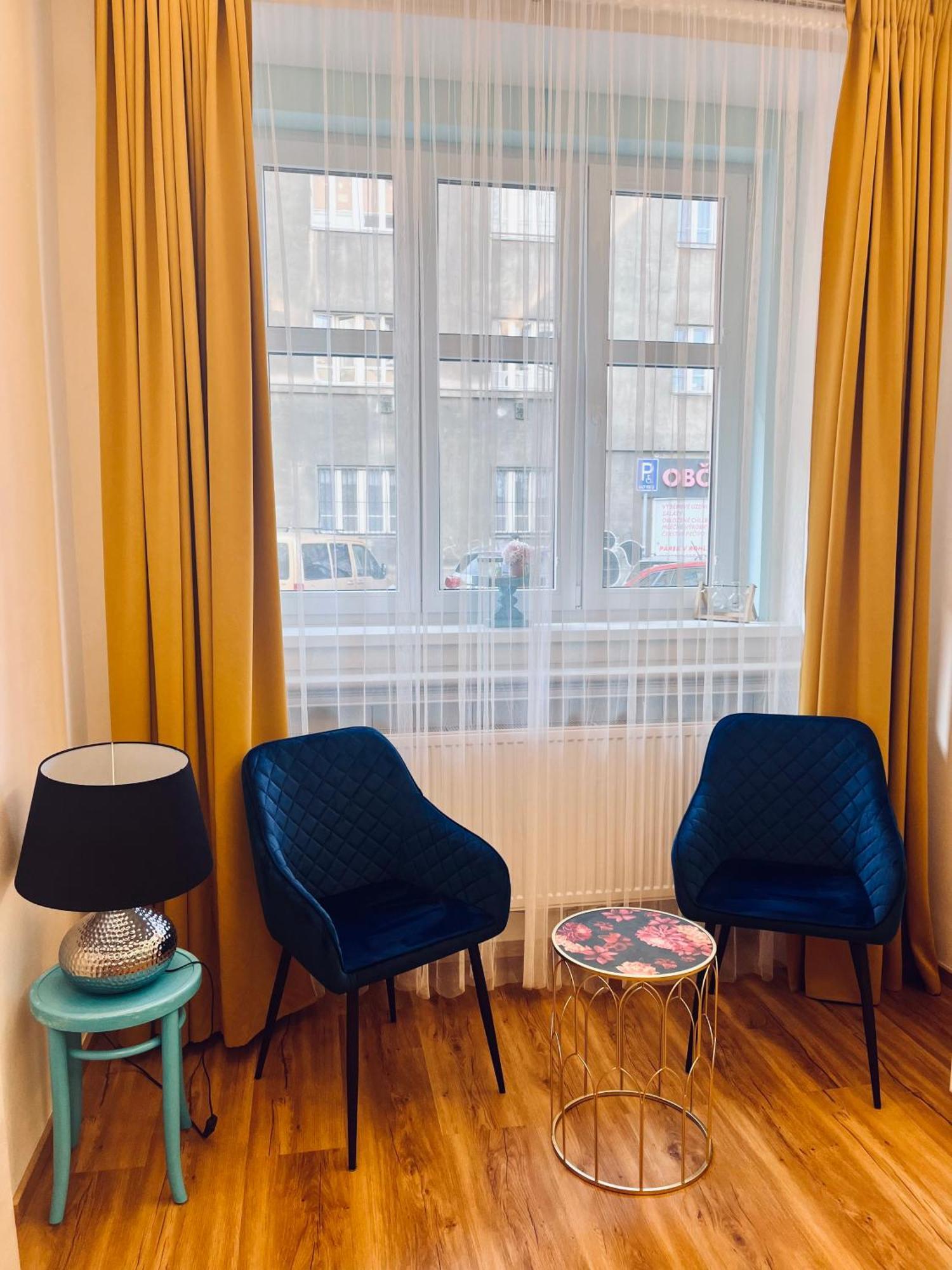 Moderni Apartman Na Hluboke V Praze - Idealni Pro 4 Praag Buitenkant foto